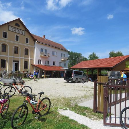 Mill House Apartment And Camping Ljutomer ภายนอก รูปภาพ