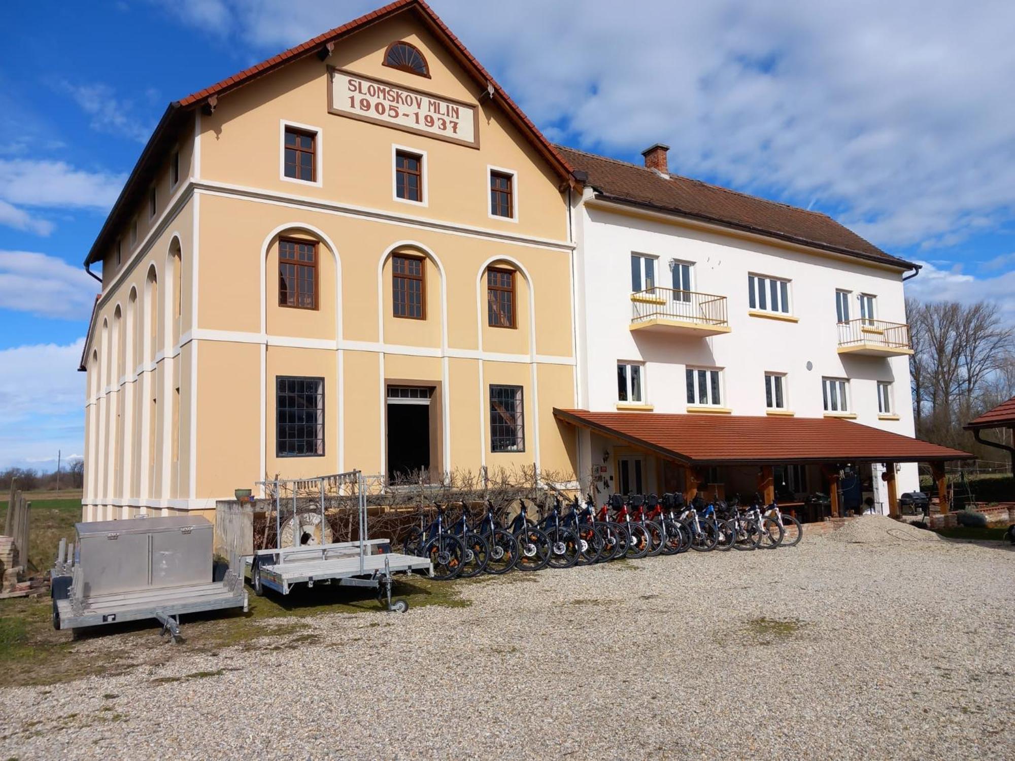 Mill House Apartment And Camping Ljutomer ภายนอก รูปภาพ