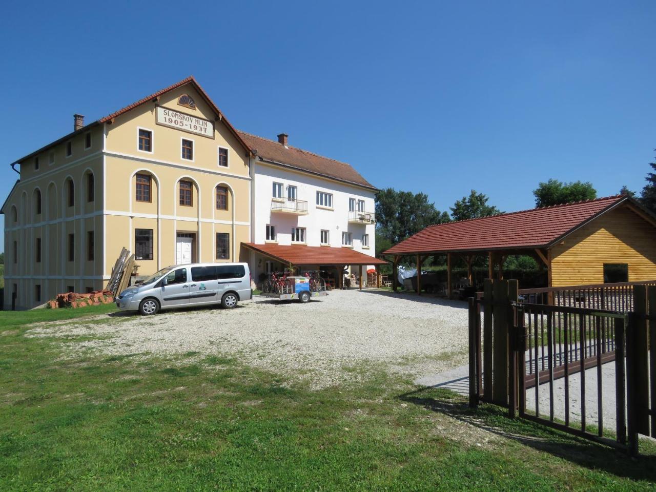 Mill House Apartment And Camping Ljutomer ภายนอก รูปภาพ